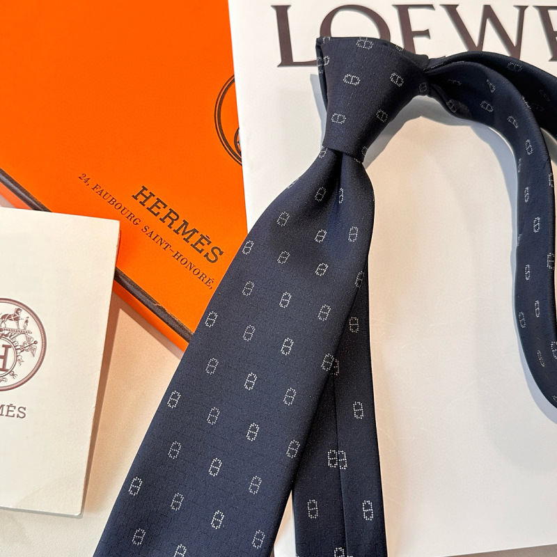 Necktie 298 - 3 · 3
