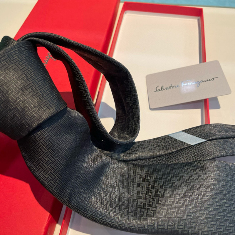 Necktie 426 - 4 · 4