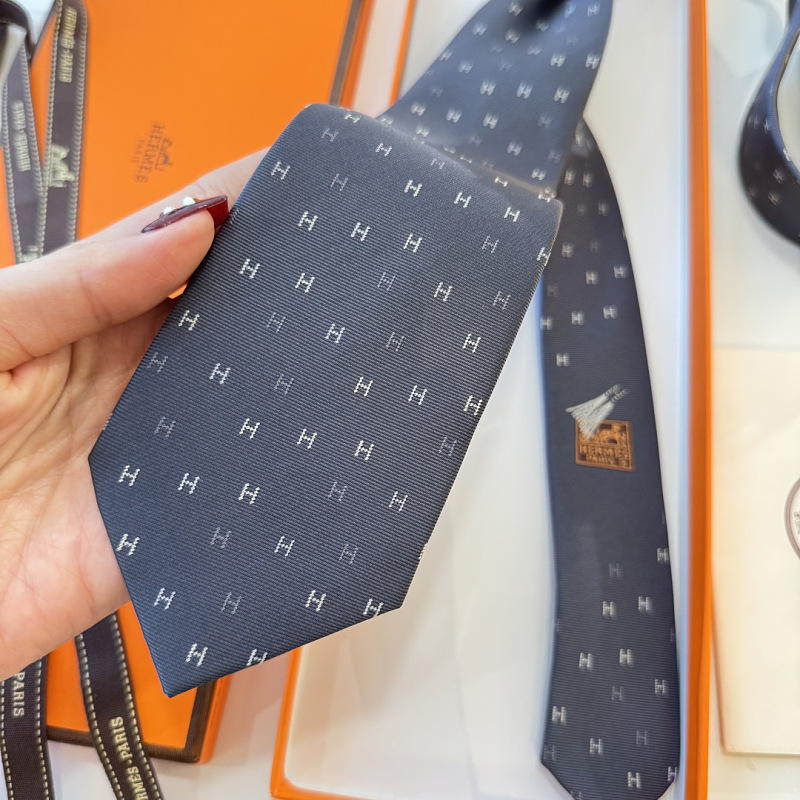 Necktie 448 - 4 · 3