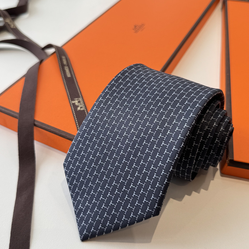 Necktie 447 - 2 · 2