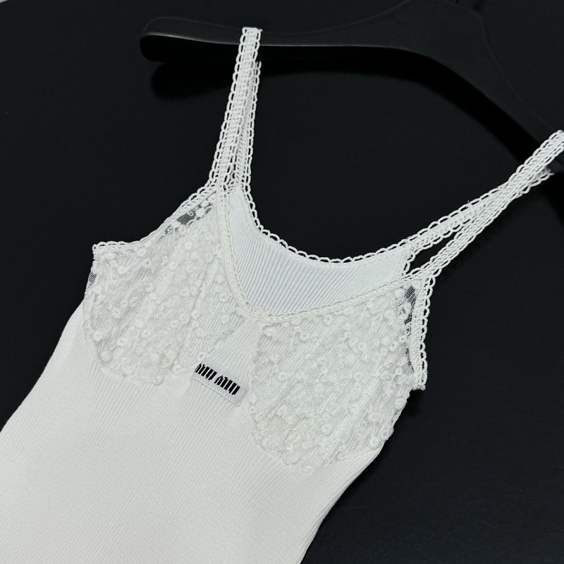 P680 - YT 3313 · 6
