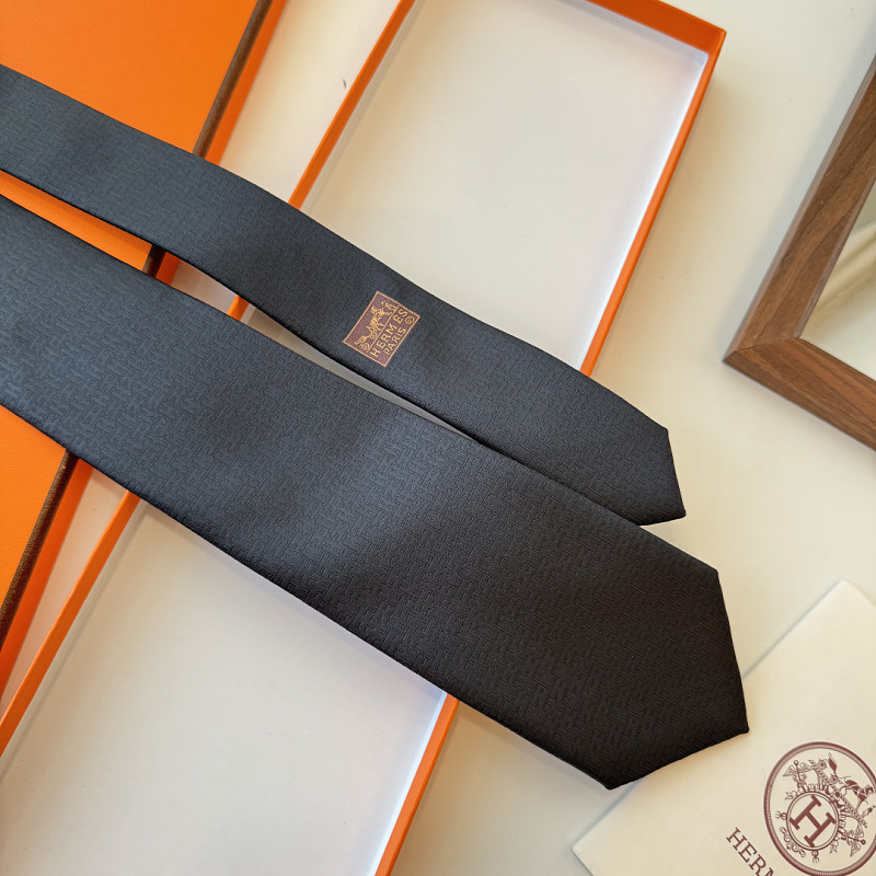 Necktie 425 - 2 · 5
