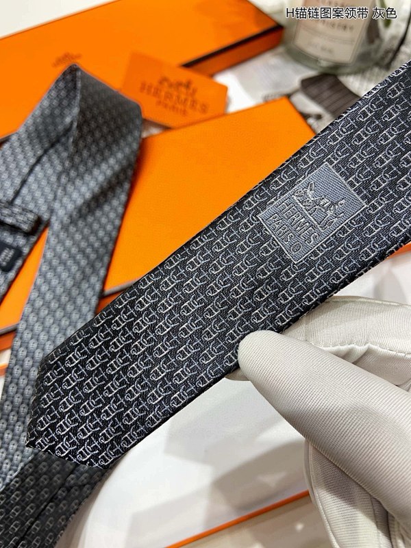 Necktie H35 - 1 · 3