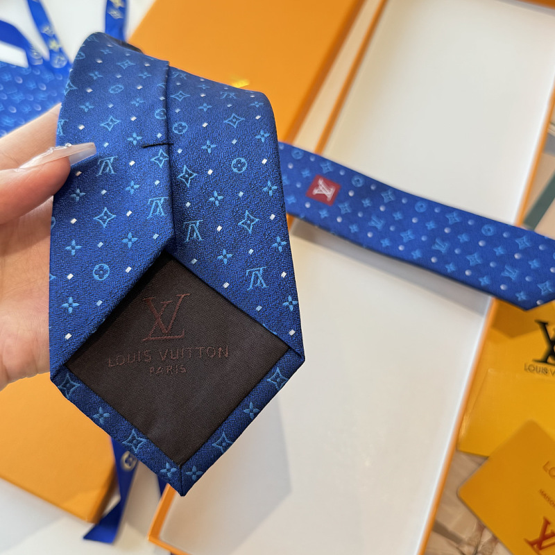 Necktie 415 - 2 · 4