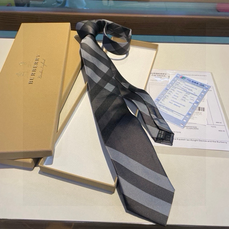 Necktie 295 - 3 · 2