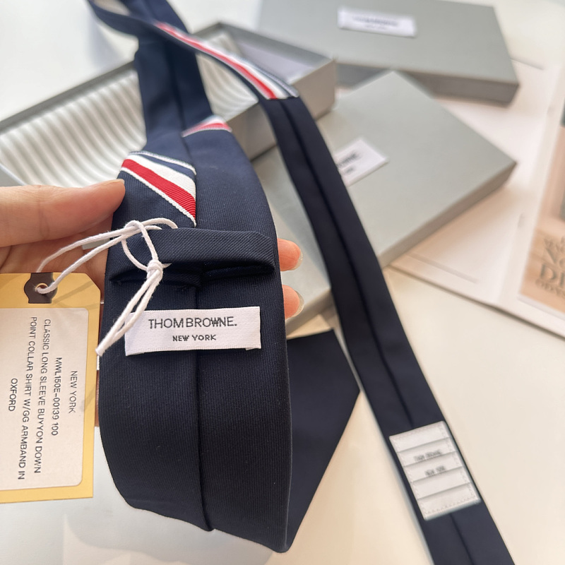 Necktie 451 - 3 · 3