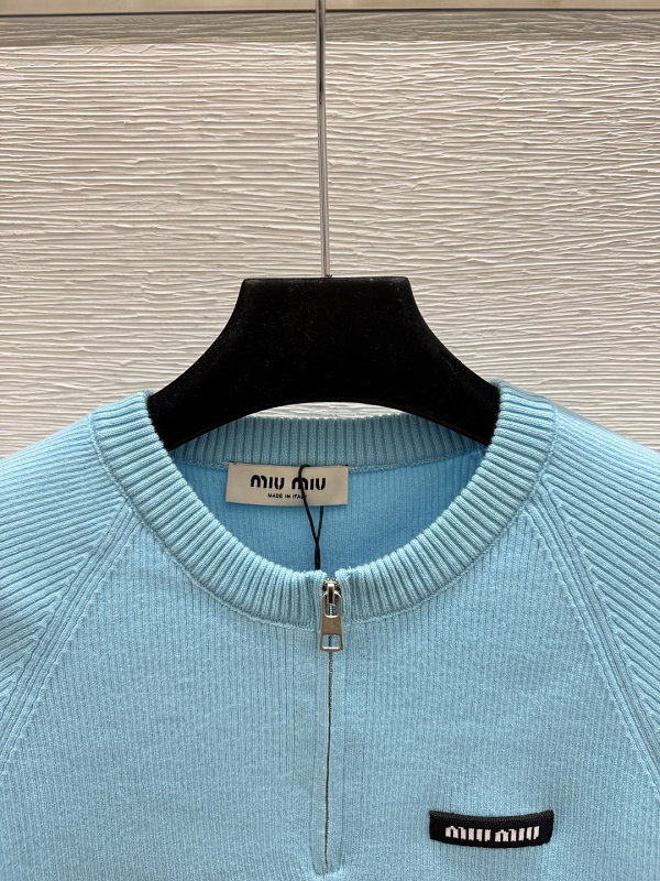 P450 - YT 3699 · 5