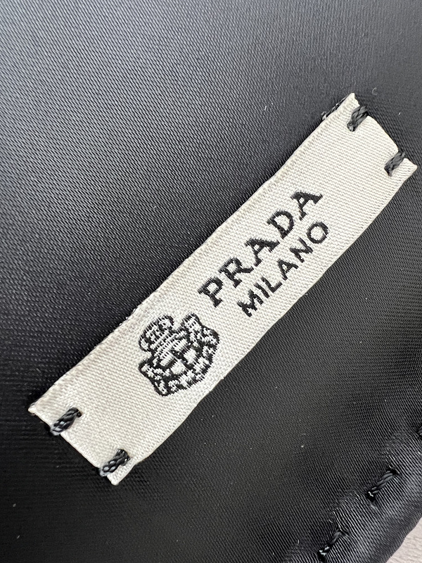 P1000 - 1NK063 · 4