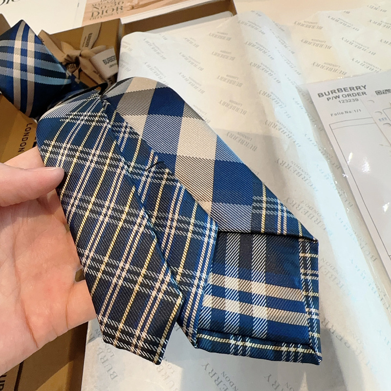 Necktie 306 - 1 · 3