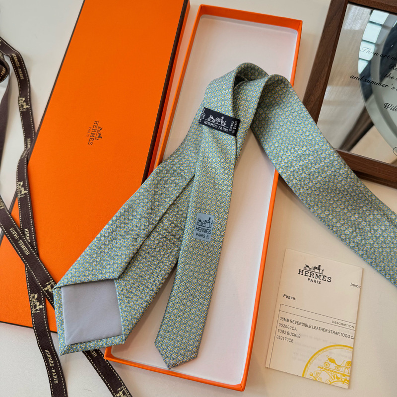 Necktie 360 - 3 · 5