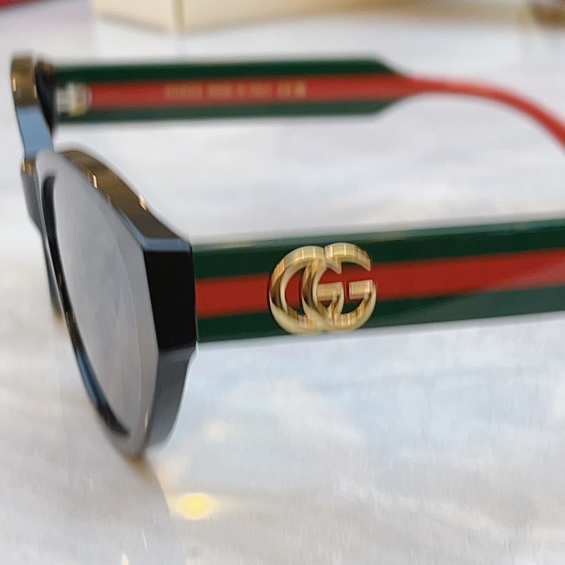 Gucci GG1554S Sunglasses 3