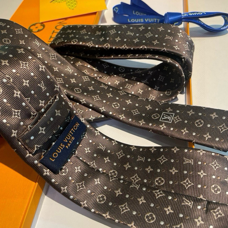 Necktie 392 - 5 · 5