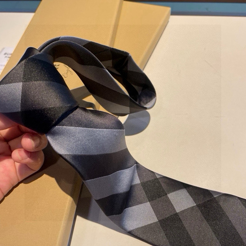 Necktie 295 - 3 · 3
