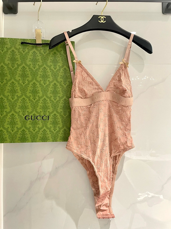 Swimsuit 360 · 5