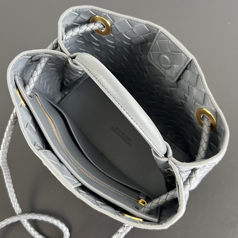 P1920 - 743568 · 4