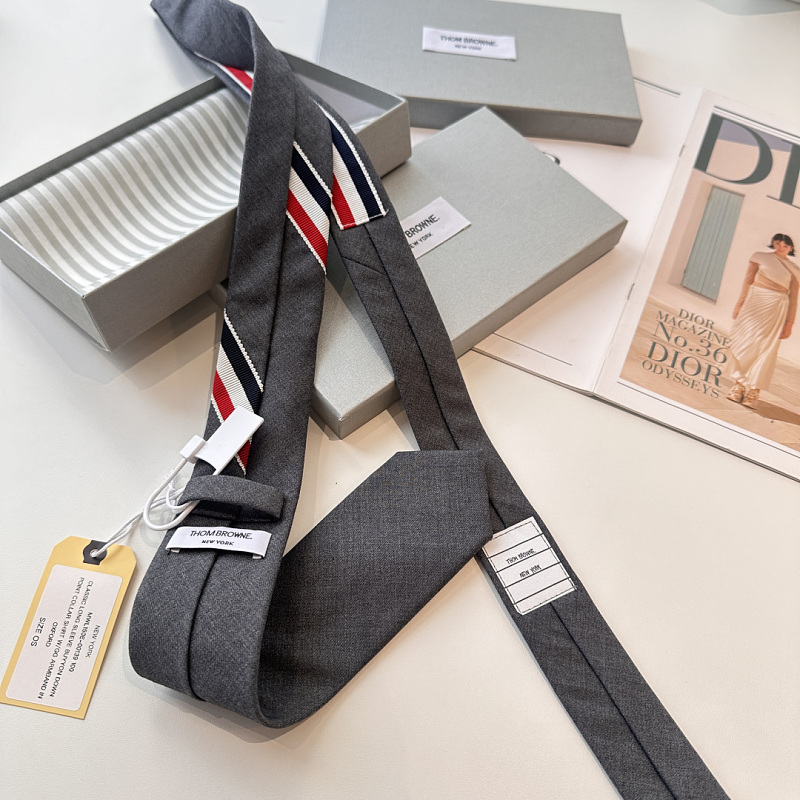 Necktie 451 - 2 · 3