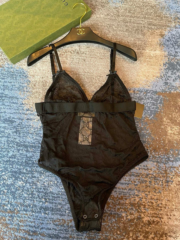 Swimsuit 360 · 4