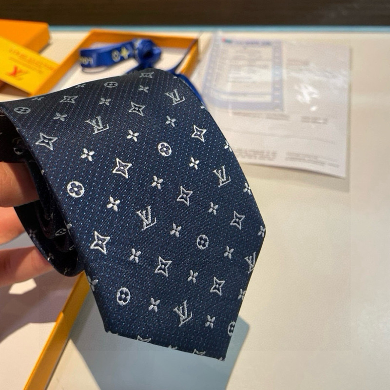 Necktie 460 - 5 · 4