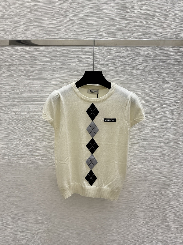 P450 - YT 3702 · 2