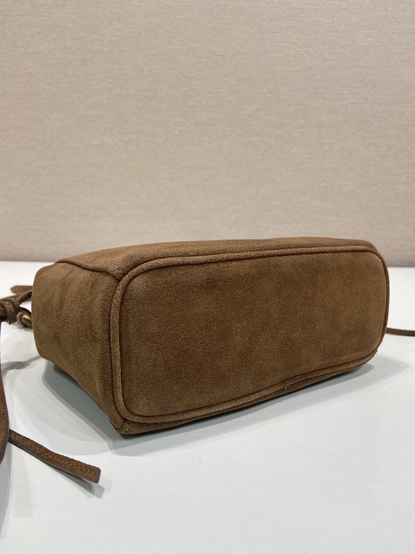 P1250 - 1BA496 · 4
