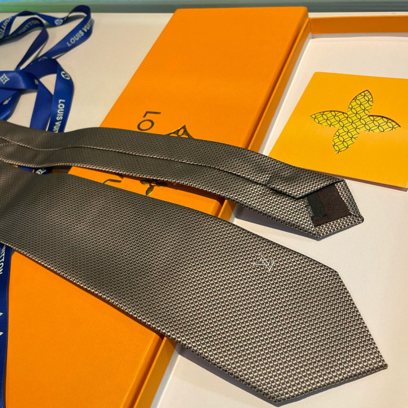 Necktie 445 - 2 · 6