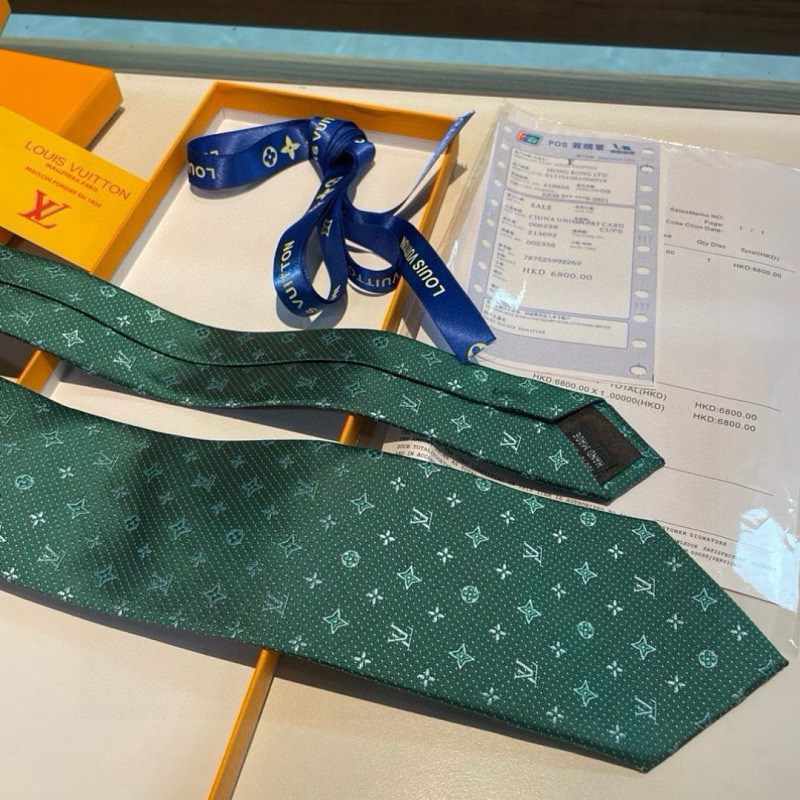 Necktie 460 - 3 · 6