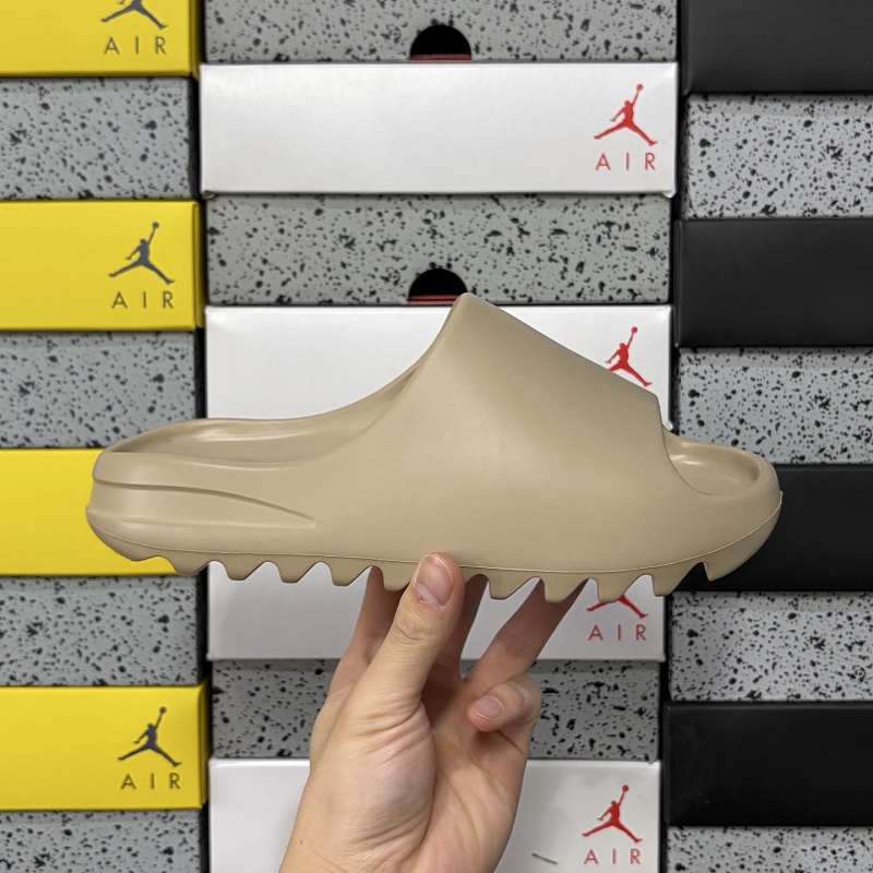 C90 Yeezy Slide Pure