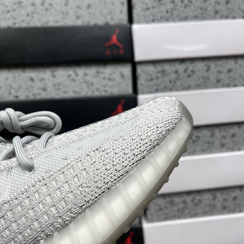 Yeezy Boost 350 V2