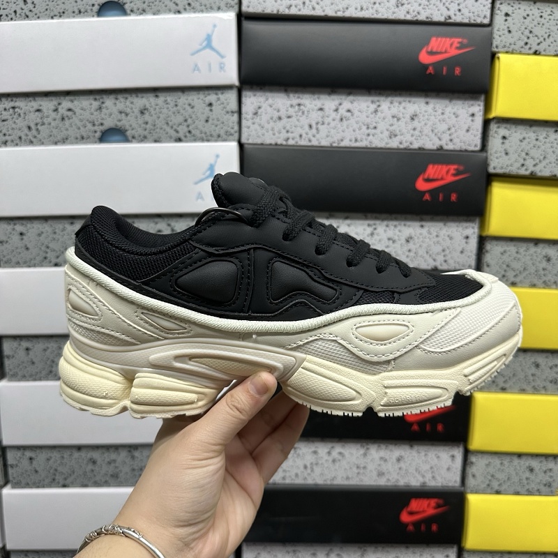 Ozweego Raf Simons Black White 6