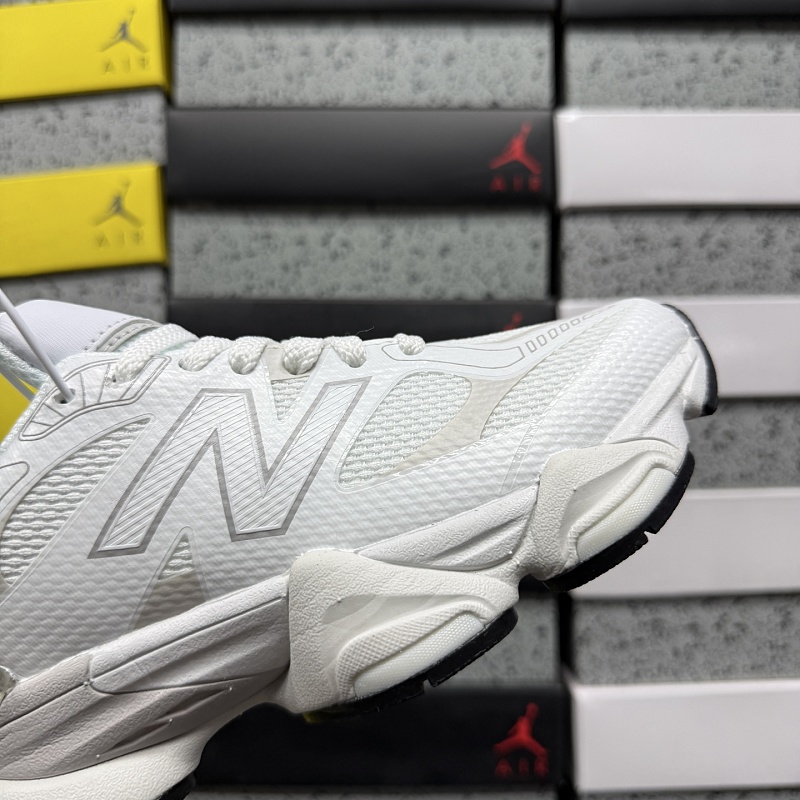 New Balance 9060 Sneakers