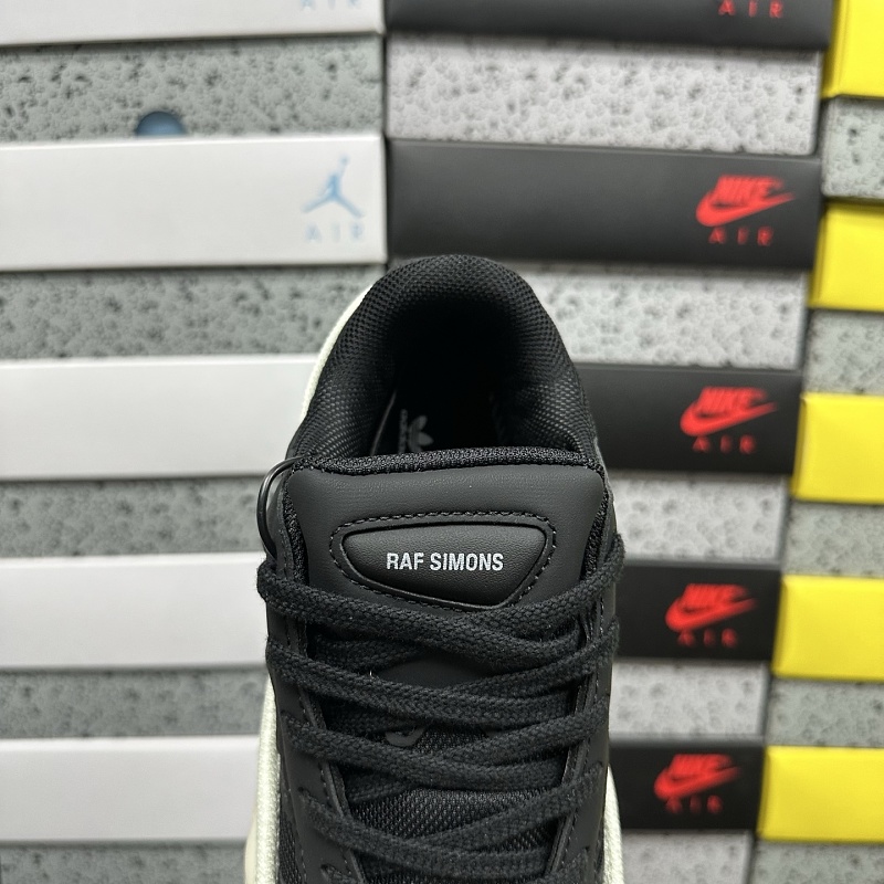 Ozweego Raf Simons Black White 7