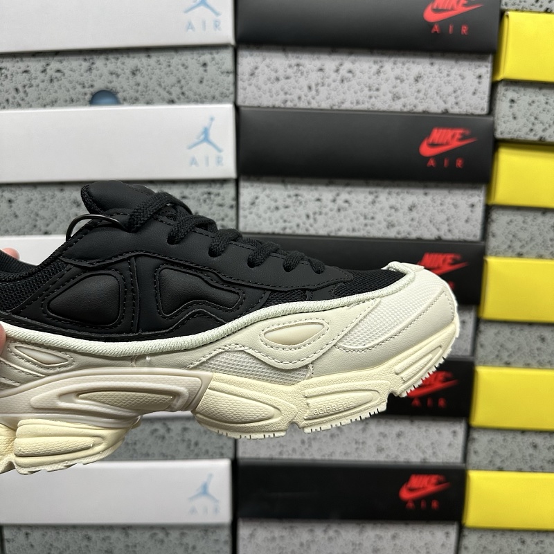 Ozweego Raf Simons Black White 2