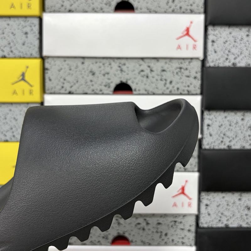 C90 Yeezy Slide Onyx