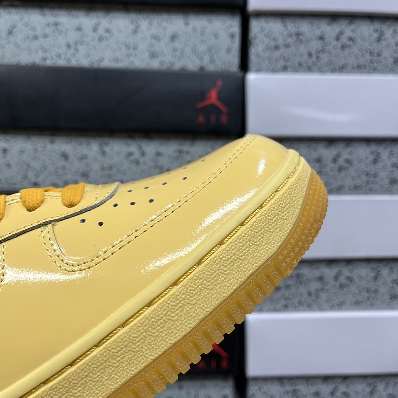 Air Force 1 Low Patent Leather Topaz Gold Pine Green 4