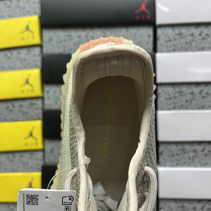 Yeezy Boost 350 V2