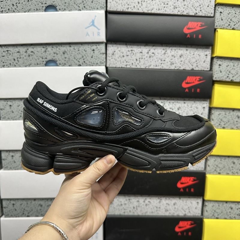 Ozweego Bunny Raf Simons Core Black