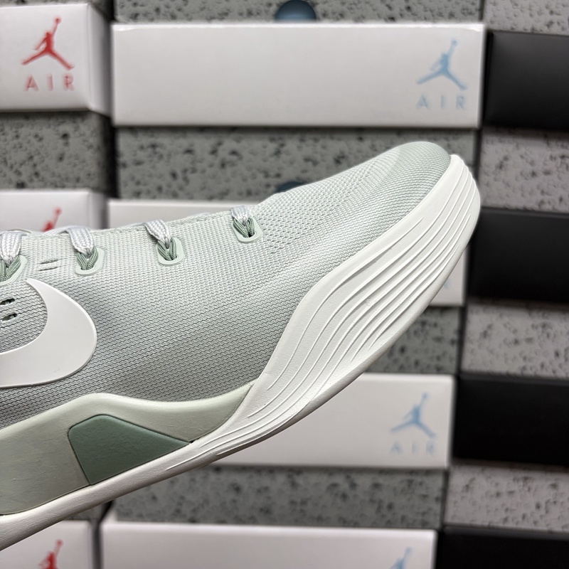 Kobe 9 Em Low Protro Light Silver Steam K9