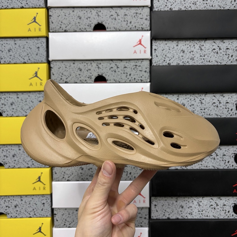 Yeezy Foam Rnnr Ochre