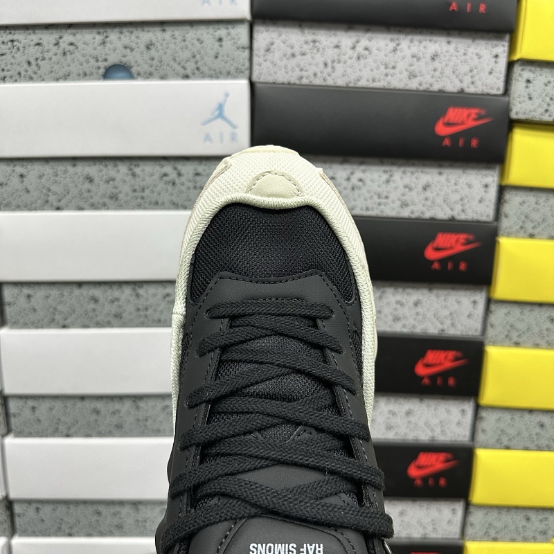 Ozweego Raf Simons Black White 5