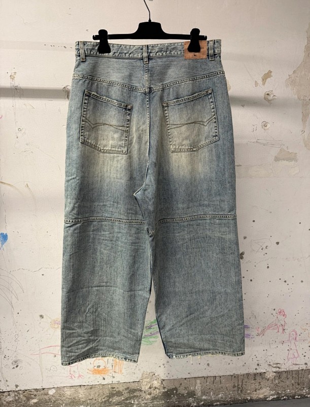 318 RMB 3