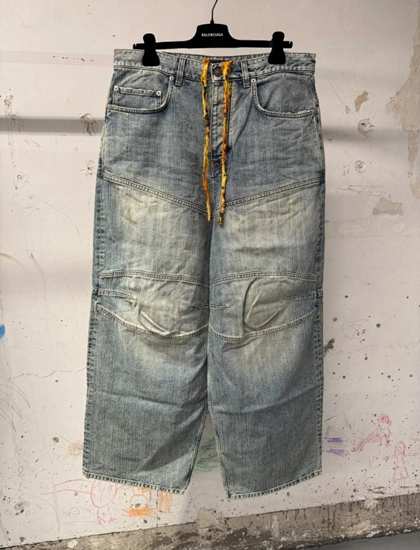 318 RMB 4