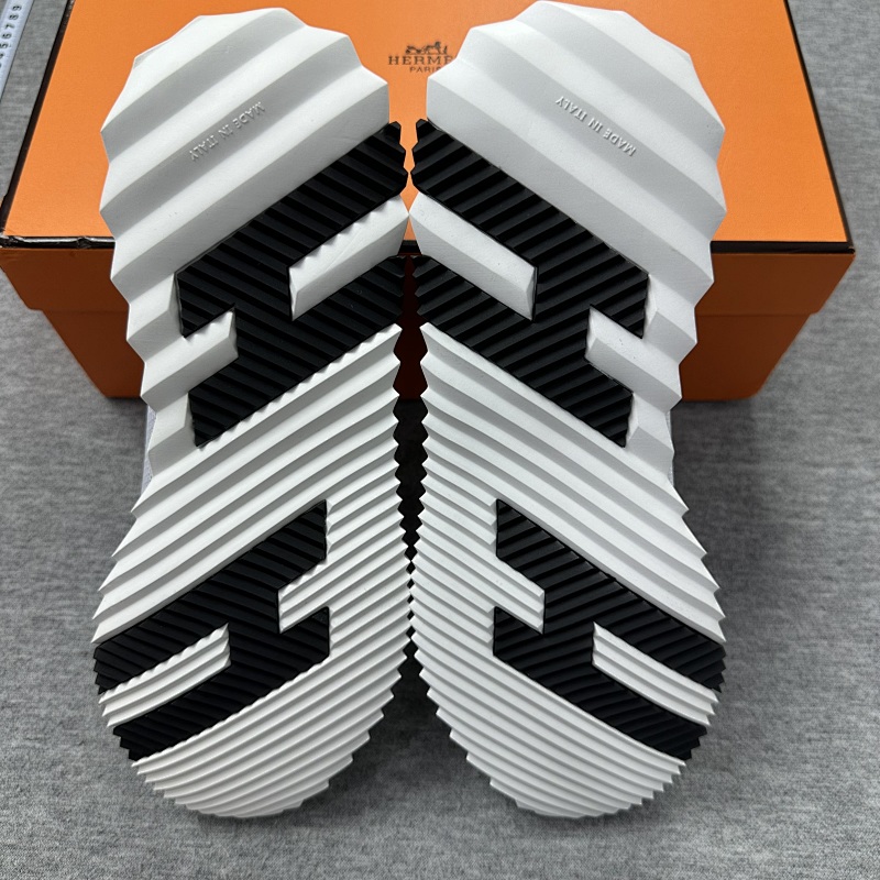 H-03 Shoes price：568CNY 9