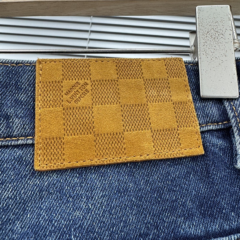 1/V price：338CNY 11