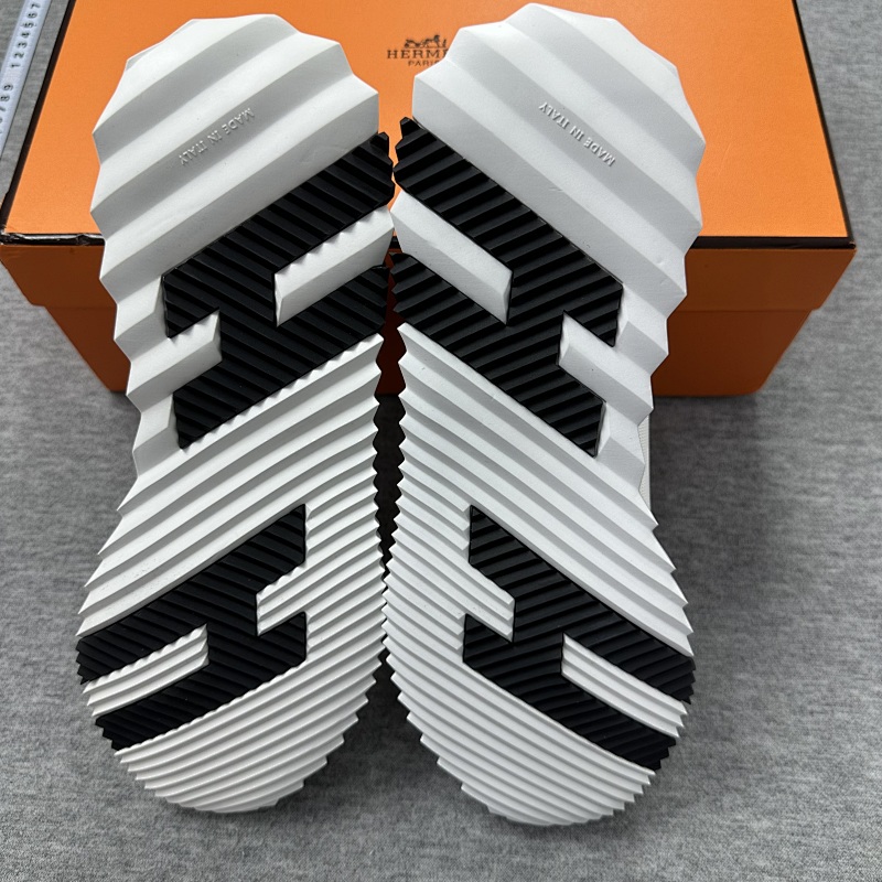 H-05 Shoes price：568CNY 9