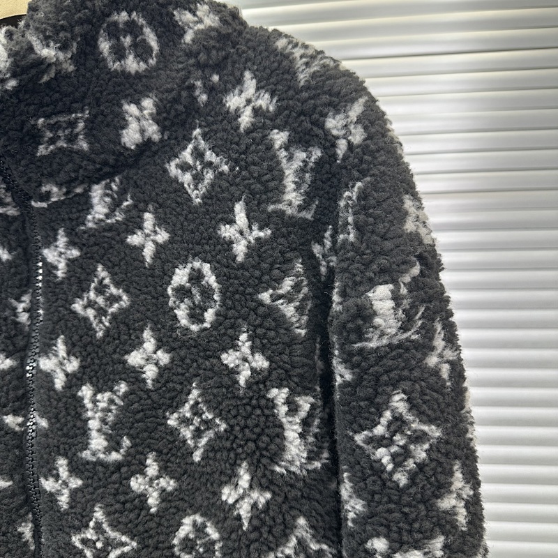Monogram Fleece Jacket price：328CNY 10