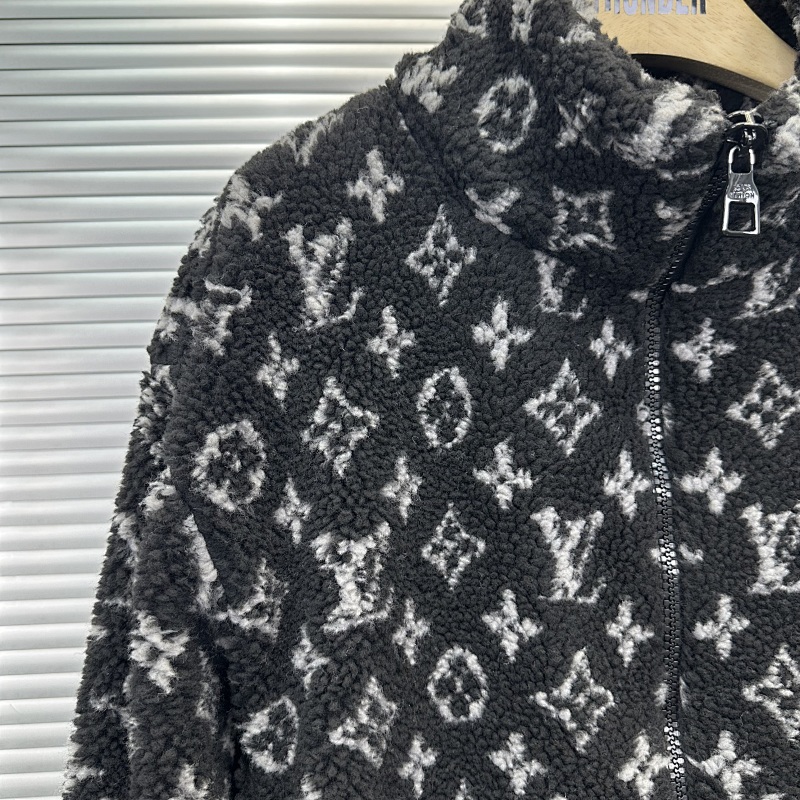 Monogram Fleece Jacket price：328CNY 9