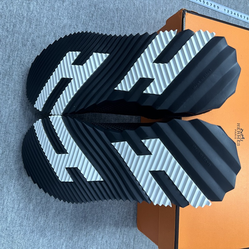 H-09 Shoes price：568CNY 10