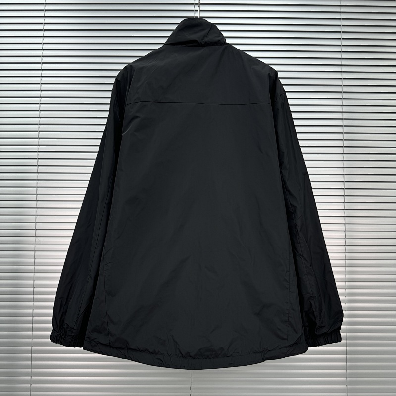 Pr Reversible Jacket price：418CNY 11