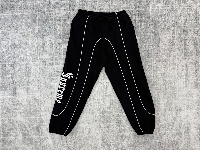 Supreme Logo · 6