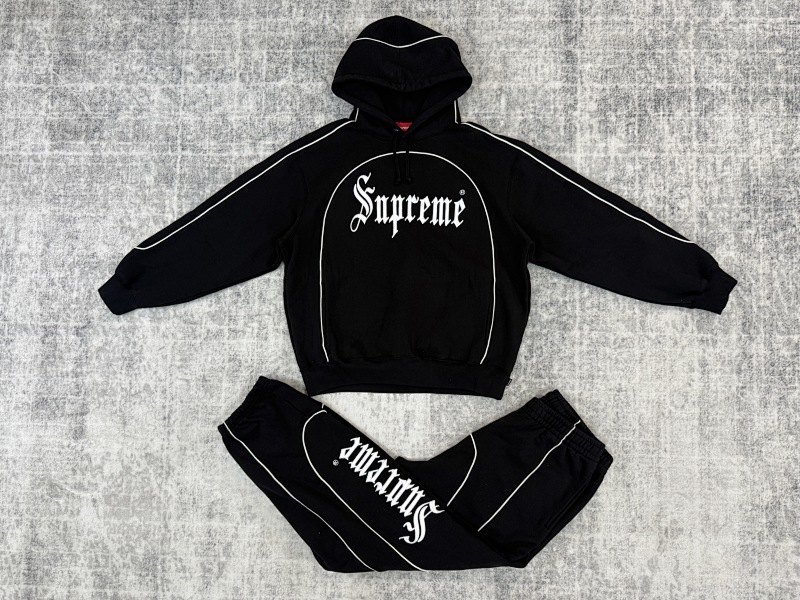 Supreme Logo · 3